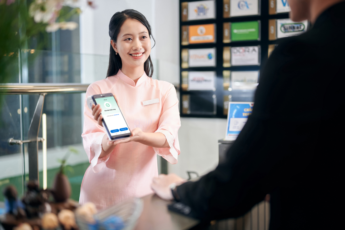 VNPAY triển khai chương trình hỗ trợ miễn phí đến hết năm 2028 trọn bộ công cụ gồm chữ ký số, hóa đơn điện tử, hợp đồng điện tử và phần mềm quản lý bán hàng.